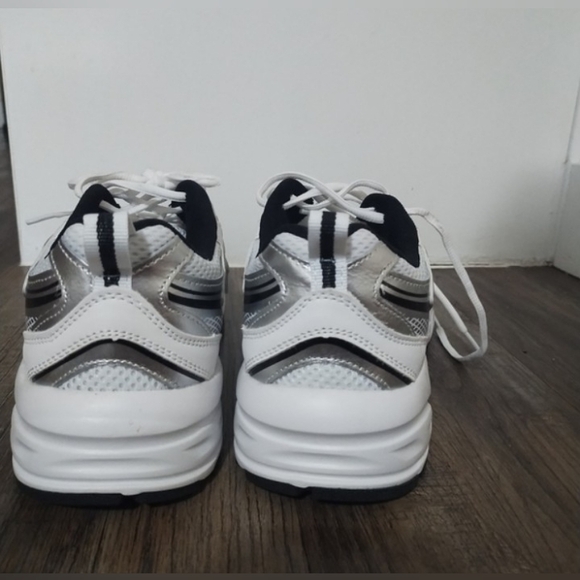 Avia Black and White Sneakers - Picture 5 of 7